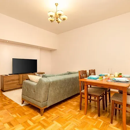 Apartment Bright Escape: Modern & Cozy 1bd *