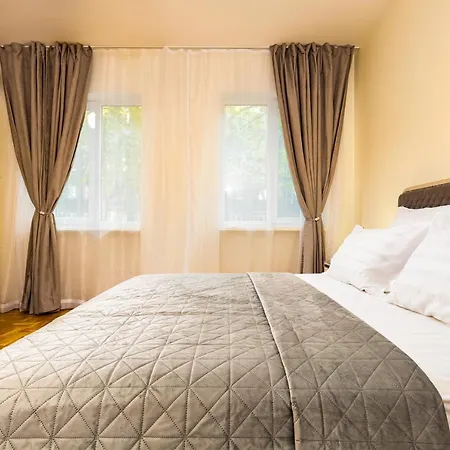 Bright Escape: Modern & Cozy 1bd Apartment *